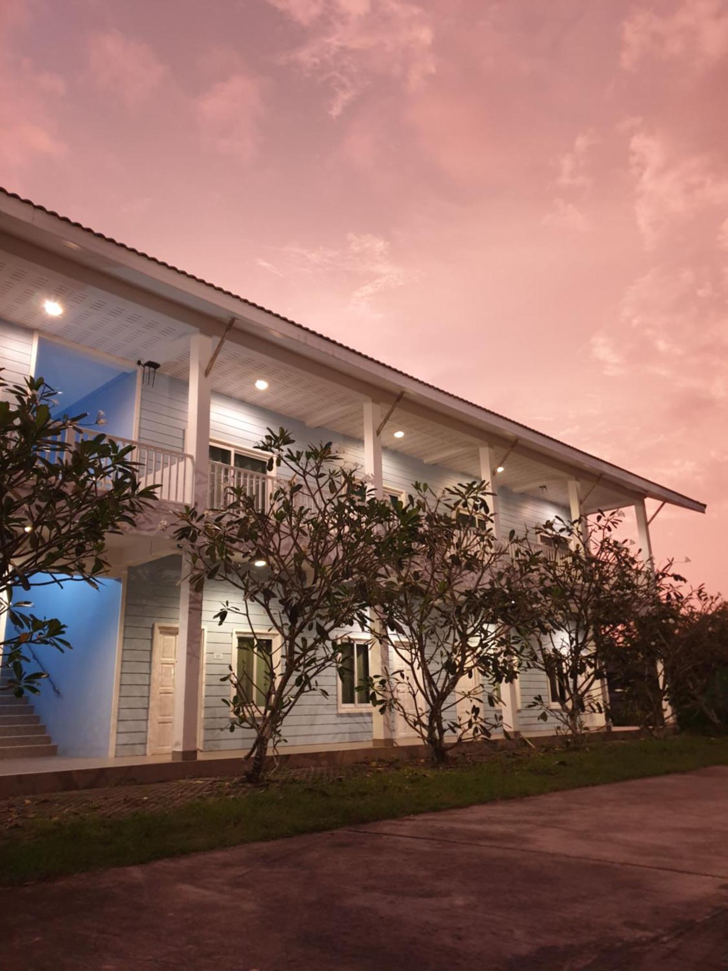 Vanilla Ville Resort Khlong Thom Exterior photo